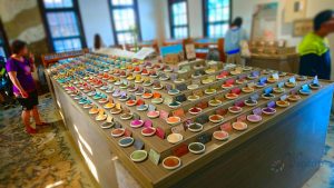 台湾のおすすめお土産　夕遊出張所の『366色誕生日塩』